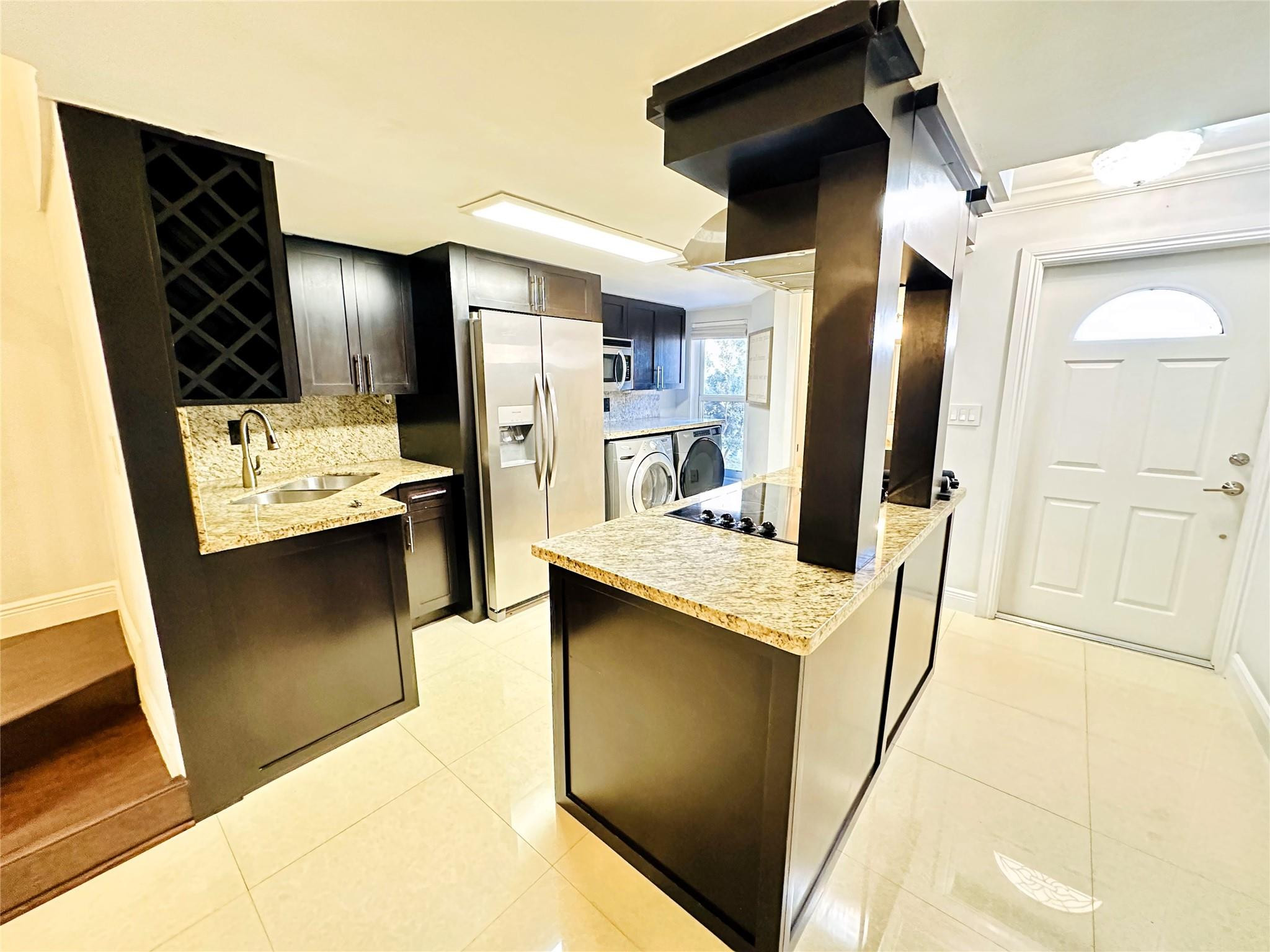 MARINA REAL - Residential