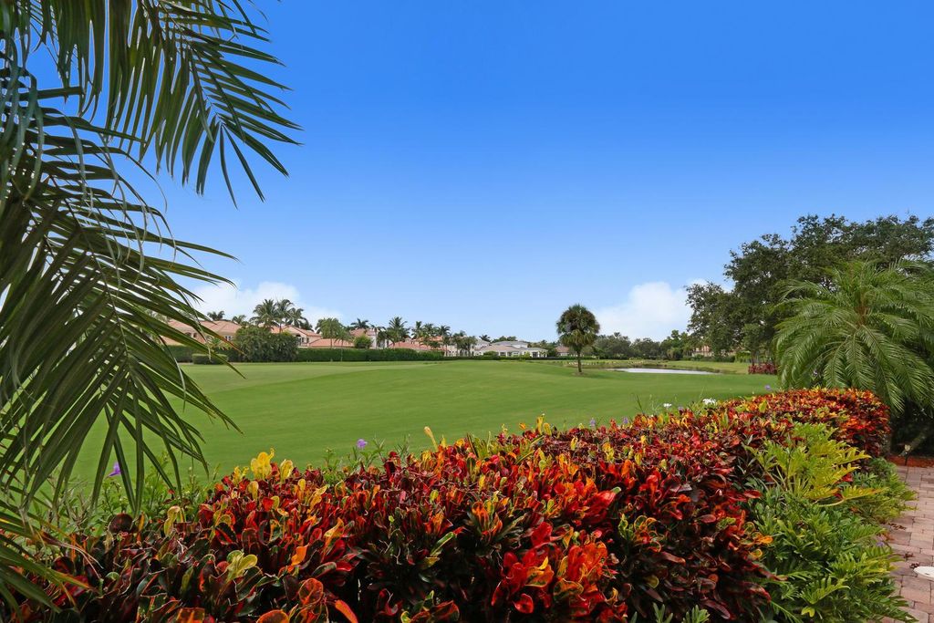 Photo of 528 Les Jardin Drive, Palm Beach Gardens, FL 33410 (MLS # R11091945)