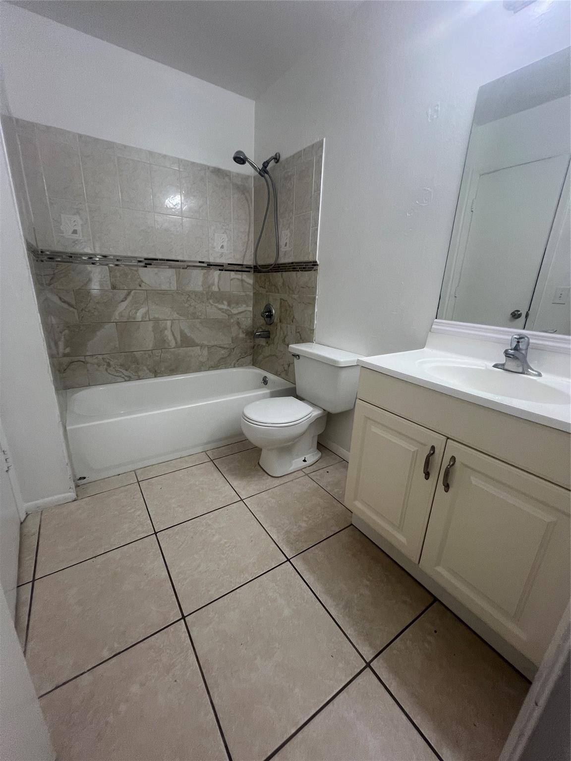 Charming villa home in a quiet community walking distance from schools and shopping. The community has had several improvements over the last few years. All of the roofs have been replaced, the property was painted and stucco updated and the streets/pavement was replaced. The home has tile throughout, washer and dryer in the unit and outdoor patio to enjoy beautiful Florida weather.
