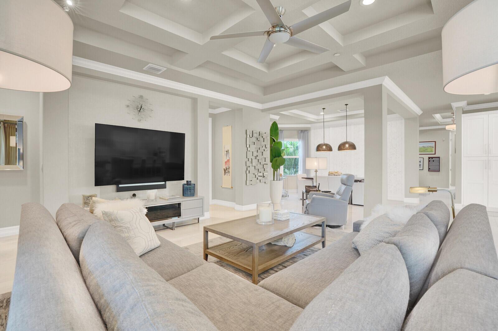 JUPITER COUNTRY CLUB COND - Residential