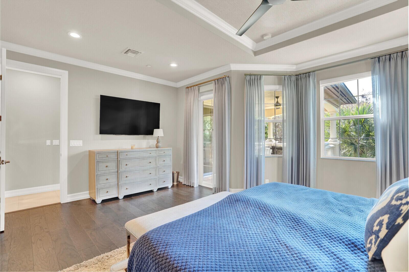 JUPITER COUNTRY CLUB COND - Residential