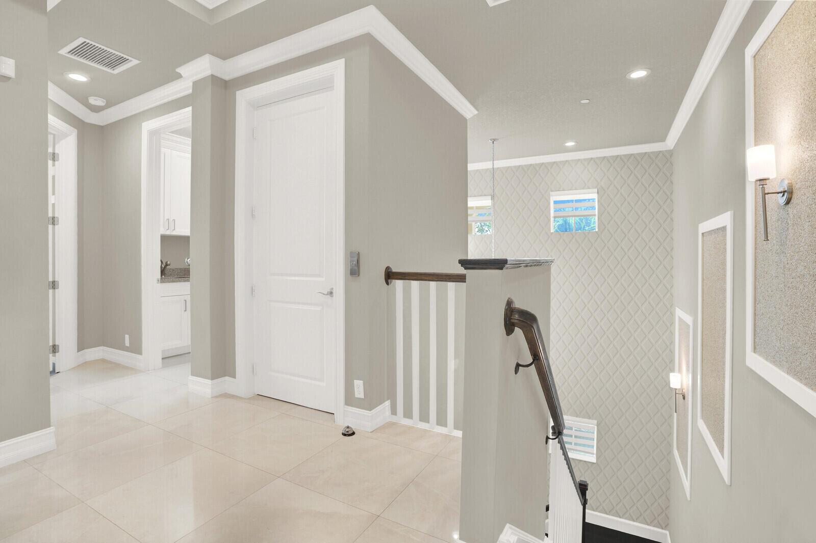 JUPITER COUNTRY CLUB COND - Residential