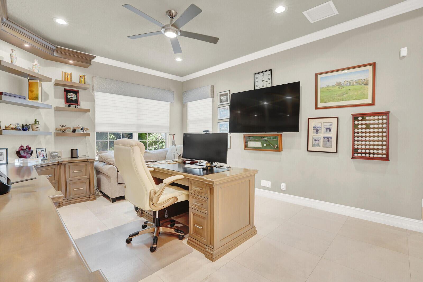 JUPITER COUNTRY CLUB COND - Residential