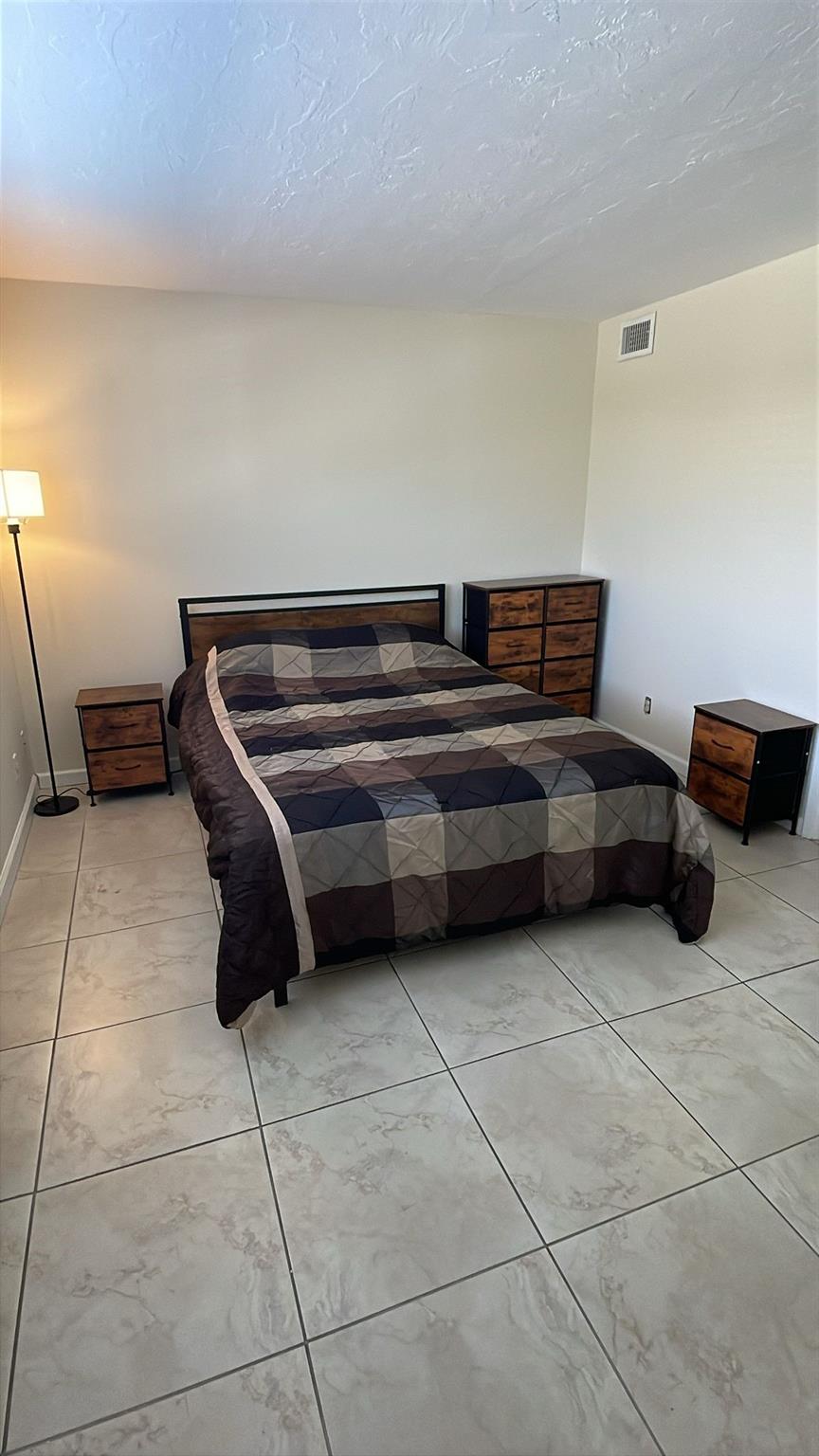 Paradise By The Sea Condo - Residential Lease