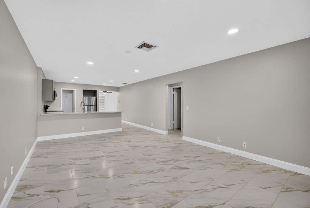 Photo of 4873 Arthur Street, Palm Beach Gardens, FL 33418 (MLS # B26042399)