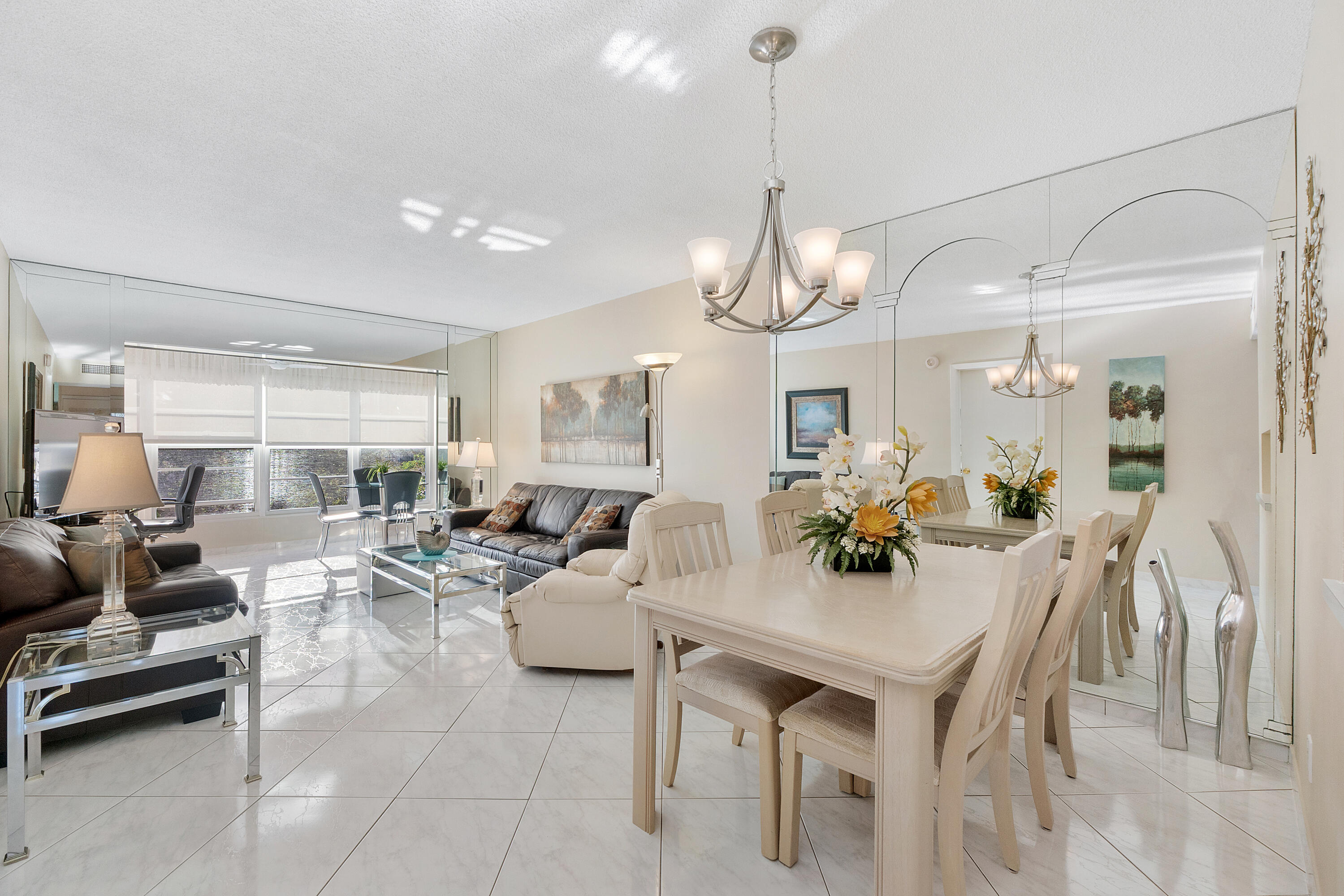 LAUDERDALE OAKS CONDO III - Residential