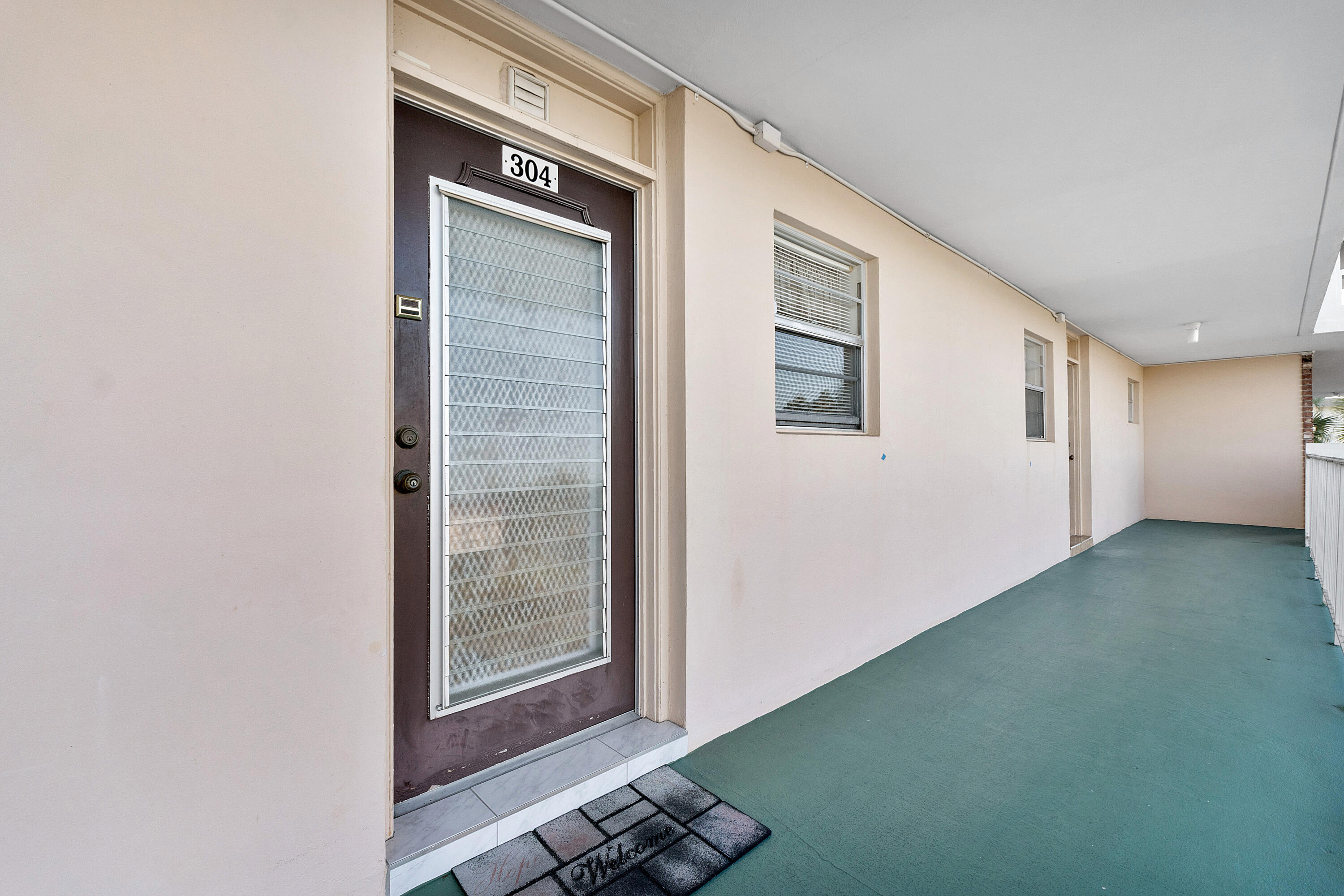 LAUDERDALE OAKS CONDO III - Residential