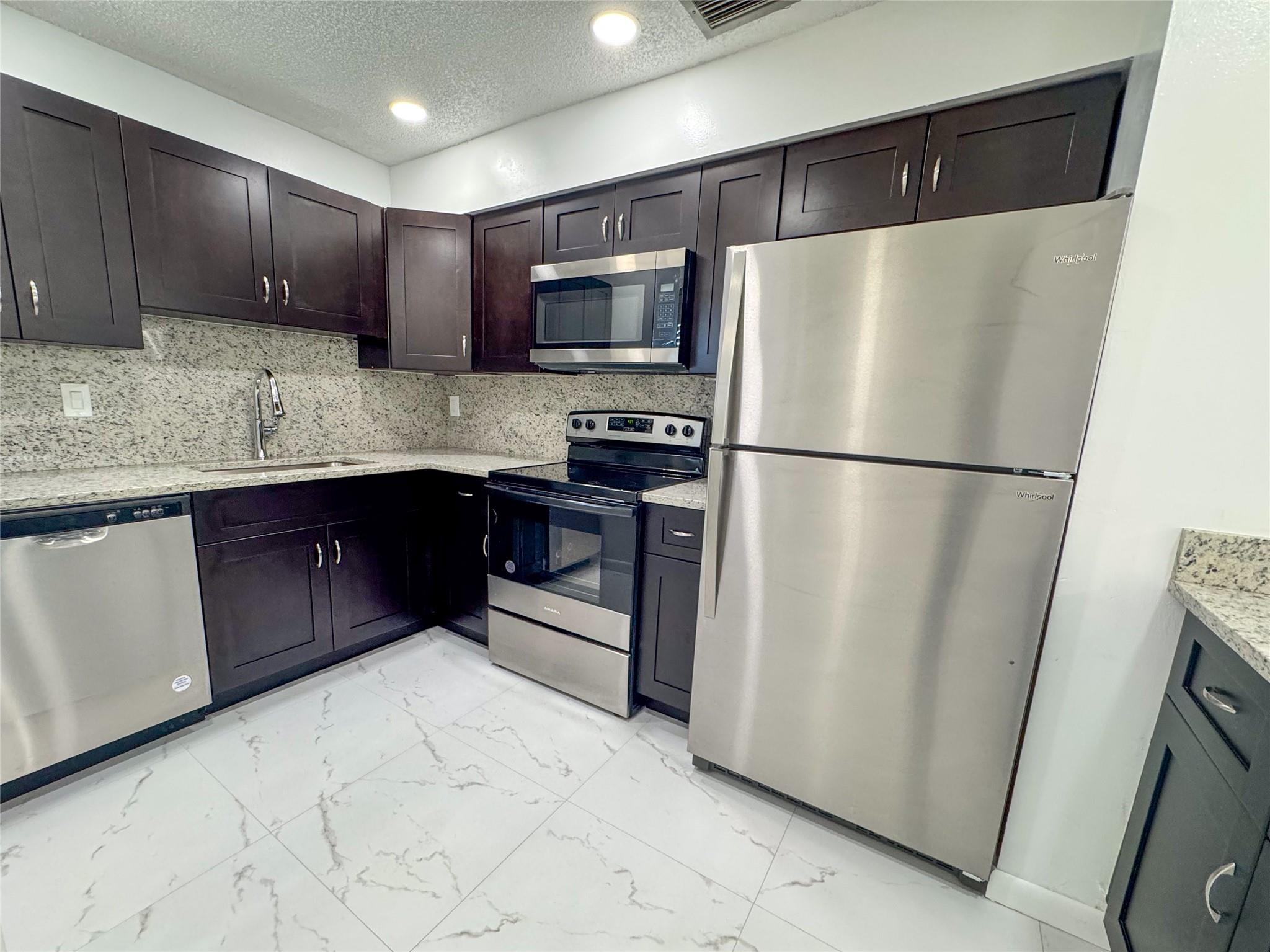 Coral Spgs Country Club S - Residential Lease
