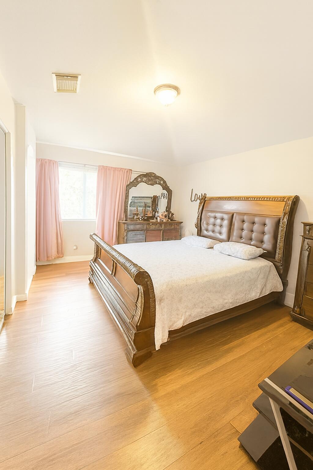 THOUSAND OAKS - Residential