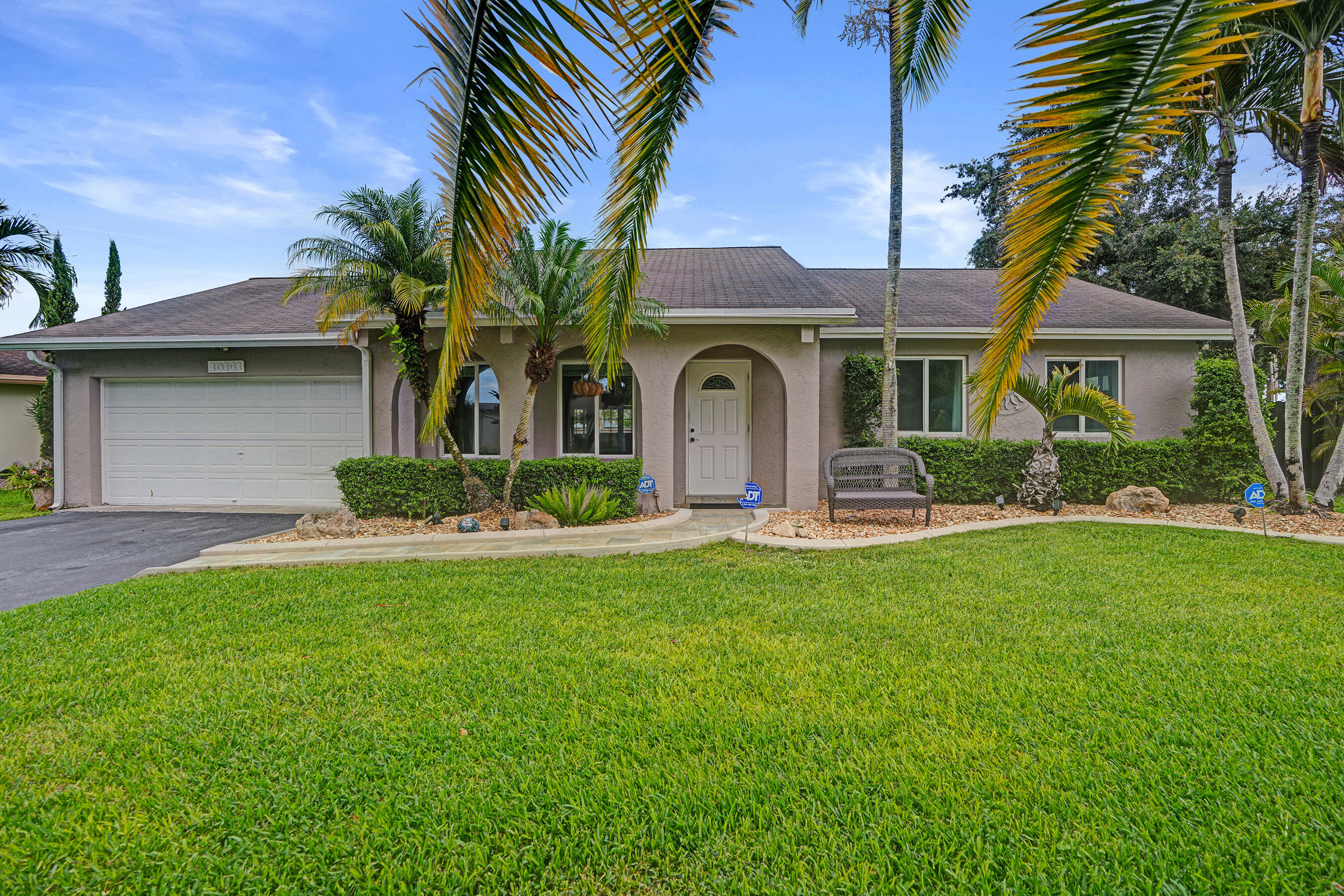 10141 SW 49th Court
