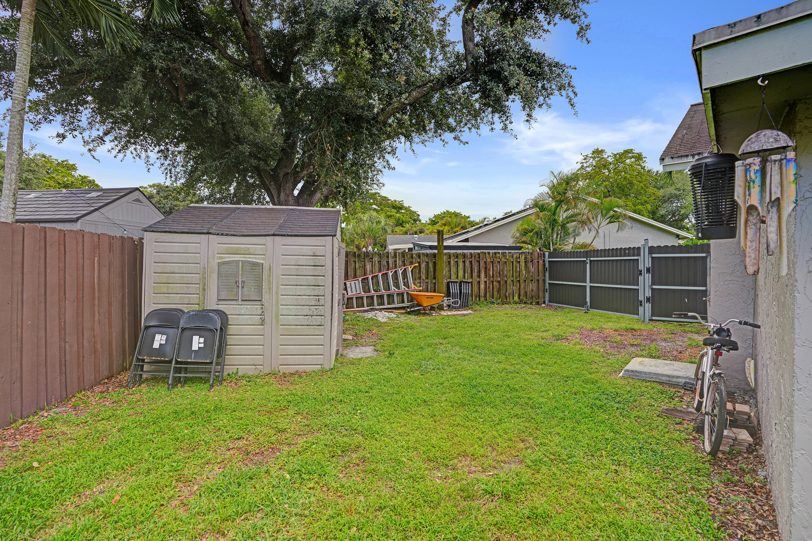 COUNTRY III - Residential