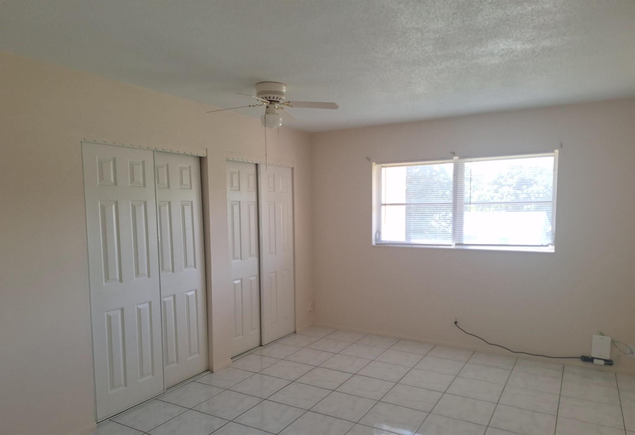 VILLAGE ROYALE CONDO 8 - Residential Lease