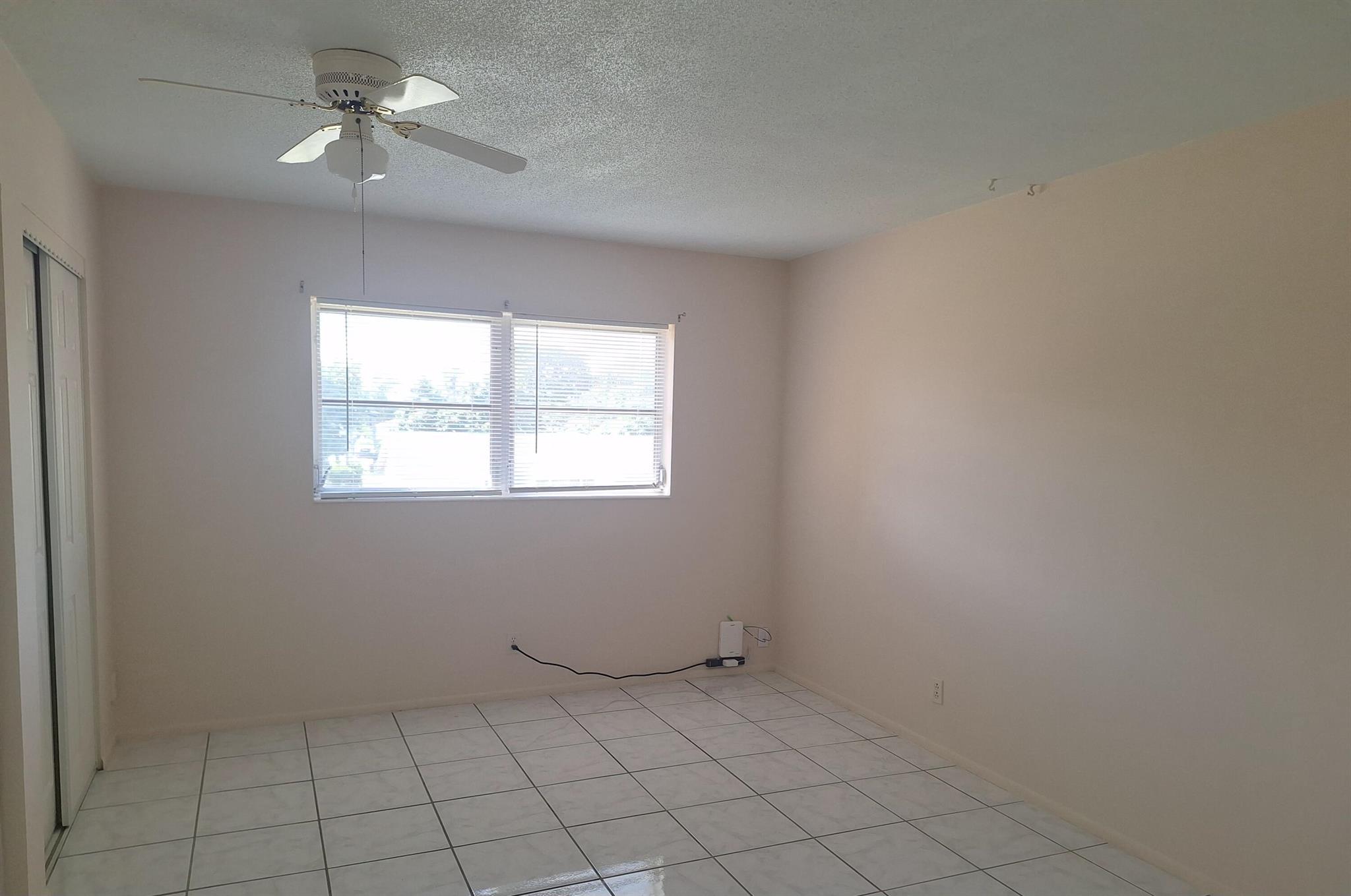 VILLAGE ROYALE CONDO 8 - Residential Lease