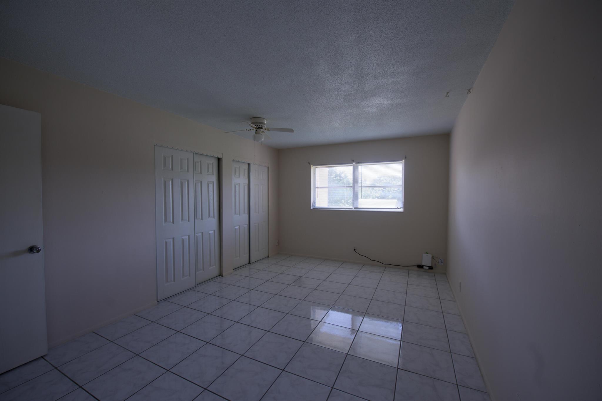 VILLAGE ROYALE CONDO 8 - Residential Lease