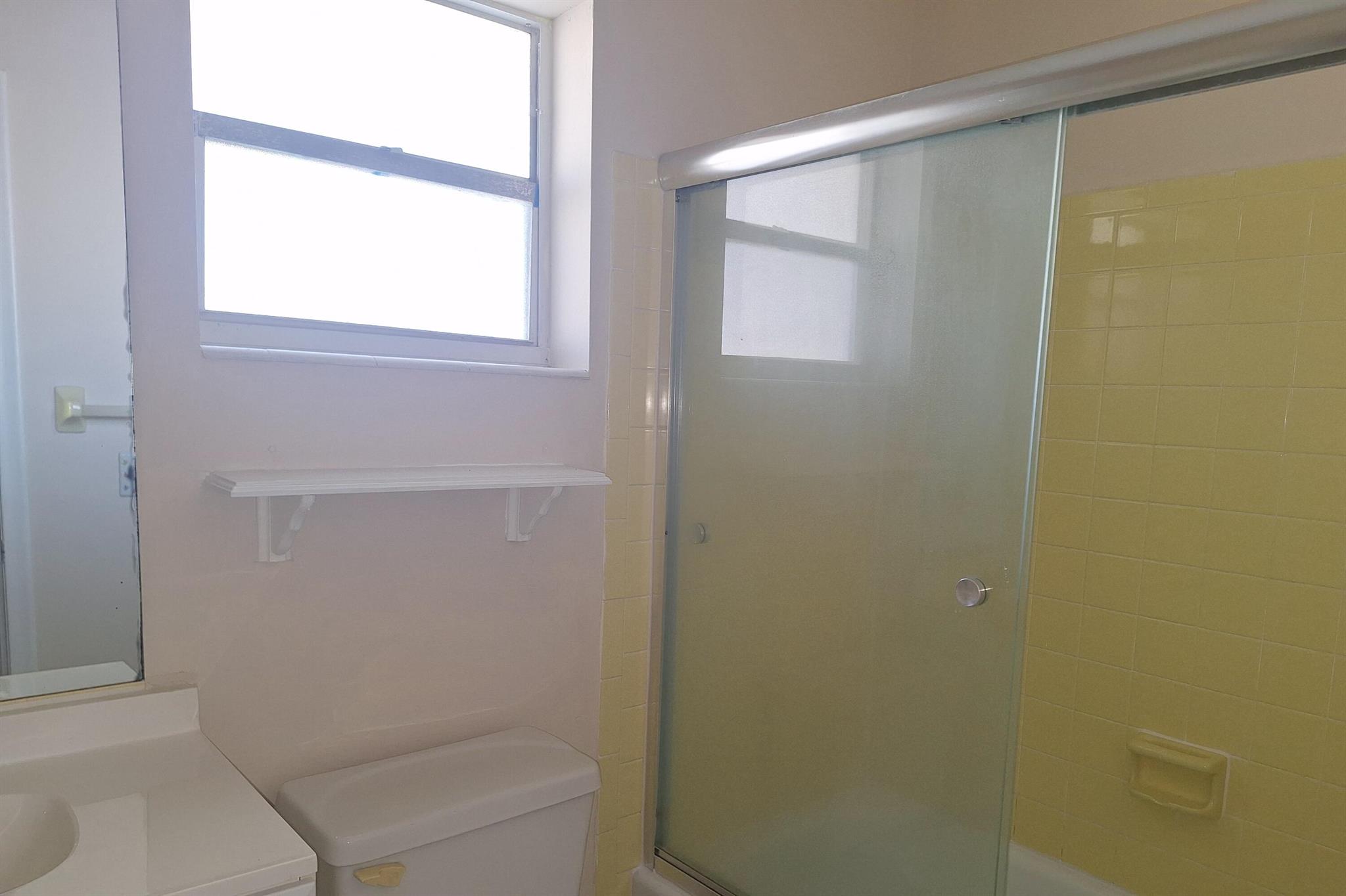 VILLAGE ROYALE CONDO 8 - Residential Lease