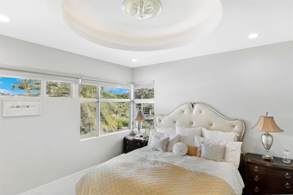 SANTA BARBARA SHORES - Residential