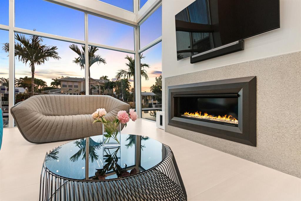 SANTA BARBARA SHORES - Residential