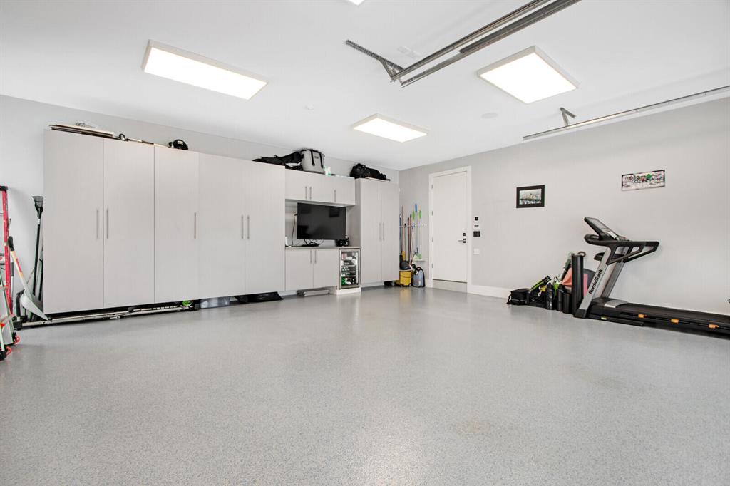 SANTA BARBARA SHORES - Residential