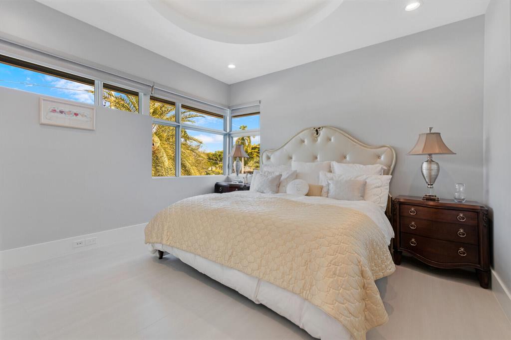 SANTA BARBARA SHORES - Residential