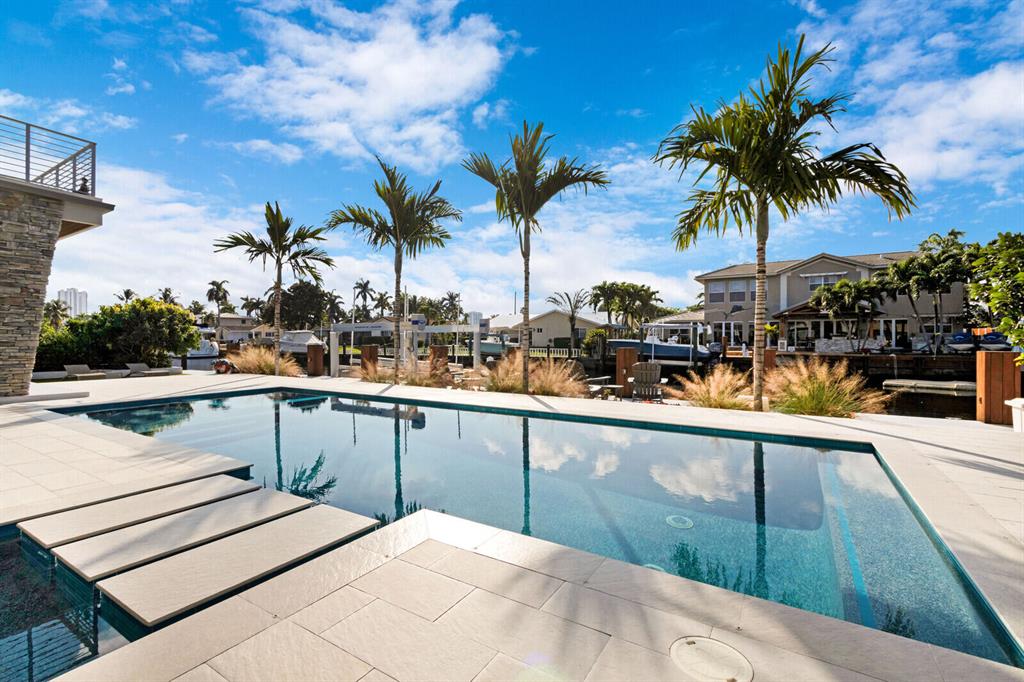 SANTA BARBARA SHORES - Residential