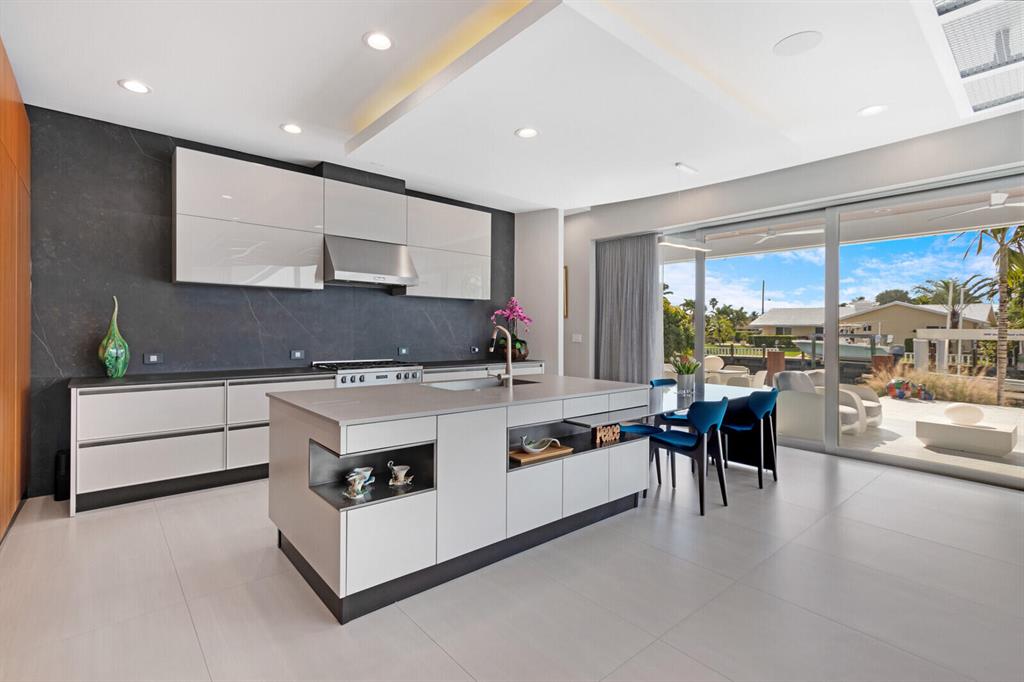 SANTA BARBARA SHORES - Residential