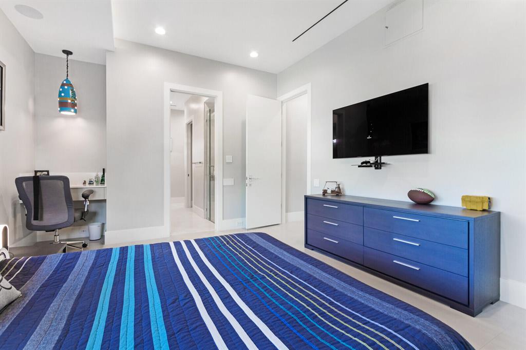 SANTA BARBARA SHORES - Residential