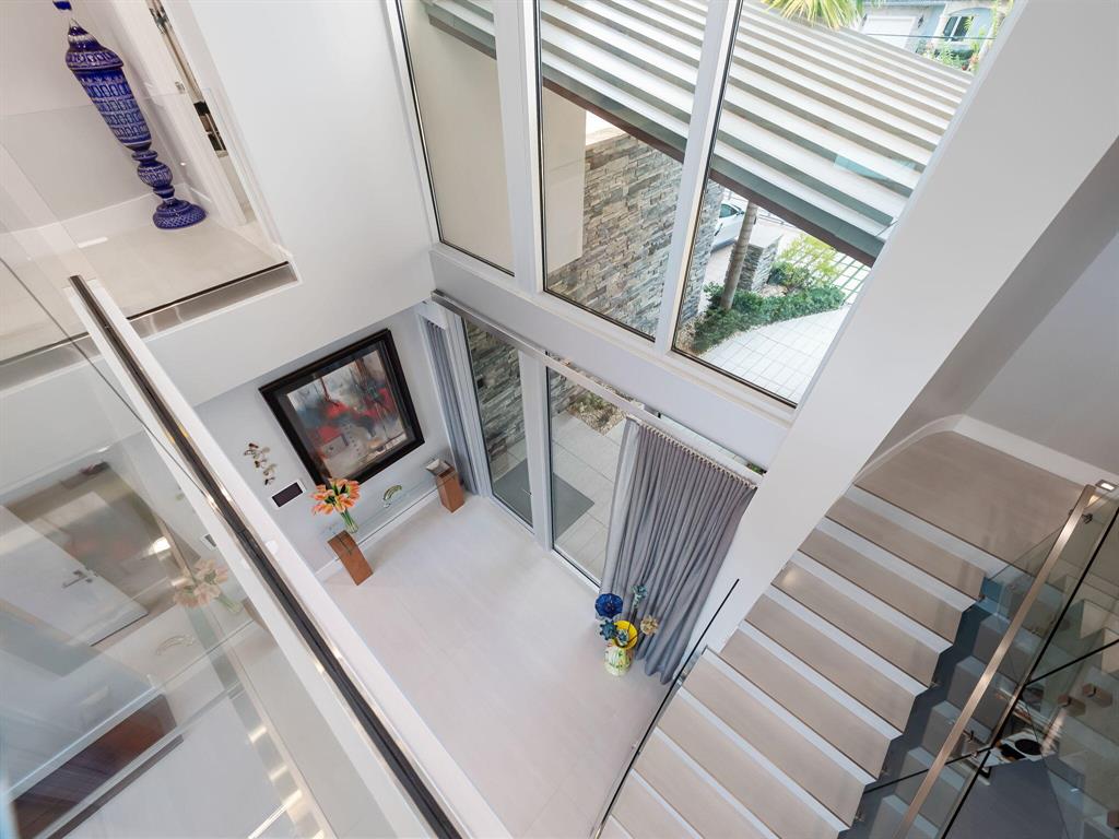 SANTA BARBARA SHORES - Residential