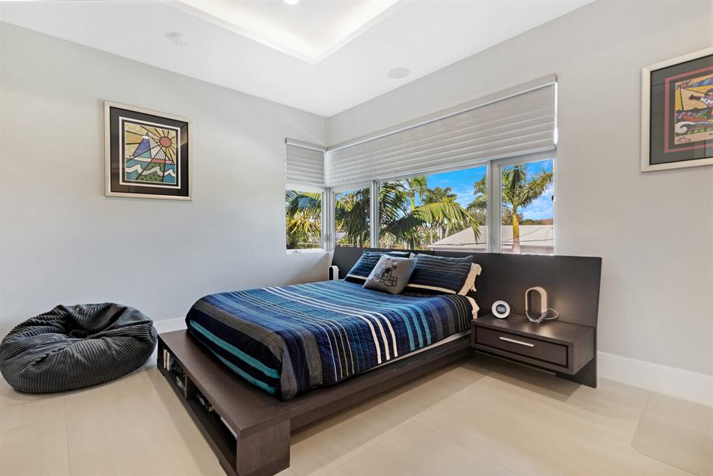 SANTA BARBARA SHORES - Residential