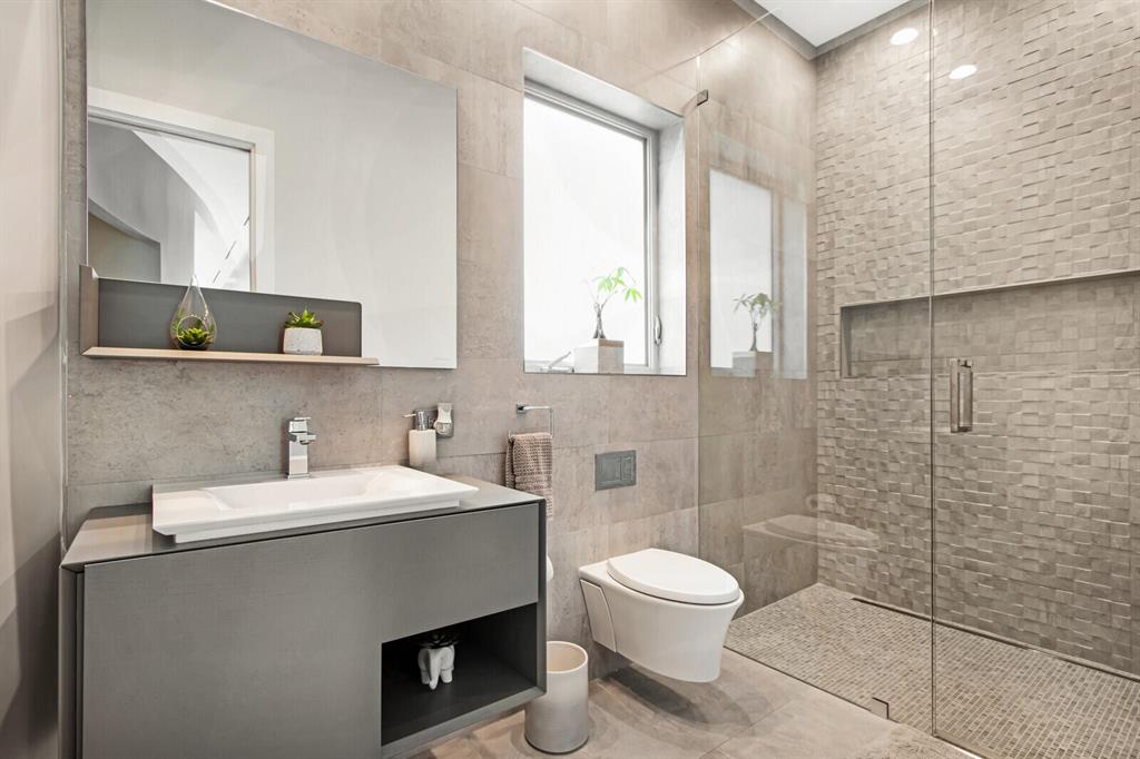 SANTA BARBARA SHORES - Residential