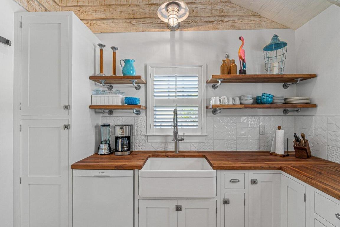 LAKE WORTH TOWN OF - Residential