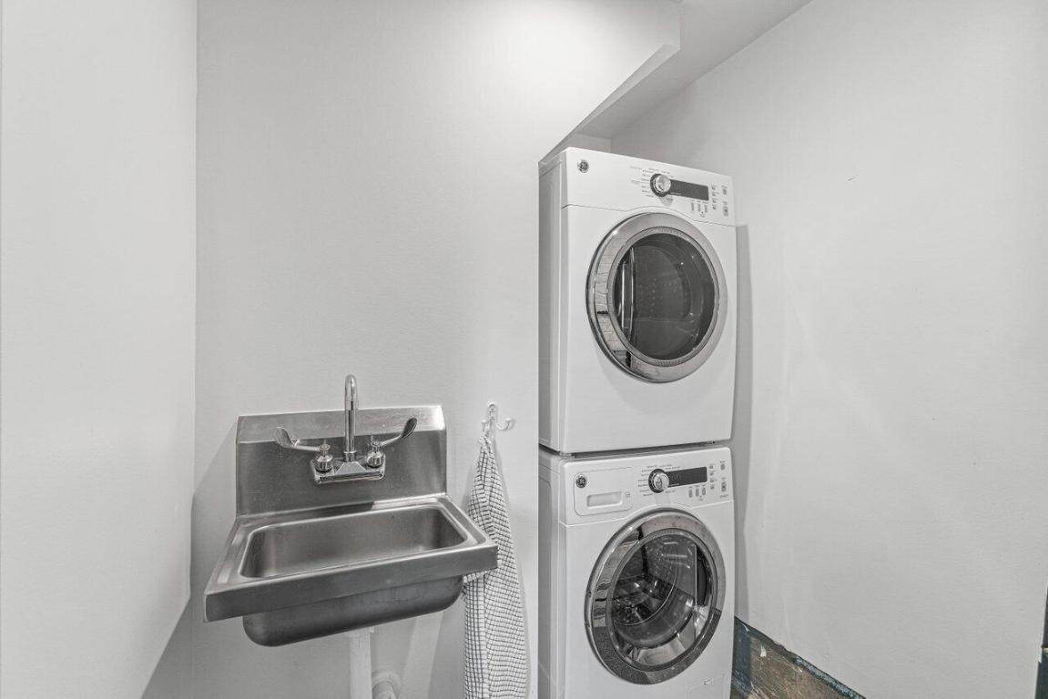 LAKE WORTH TOWN OF - Residential