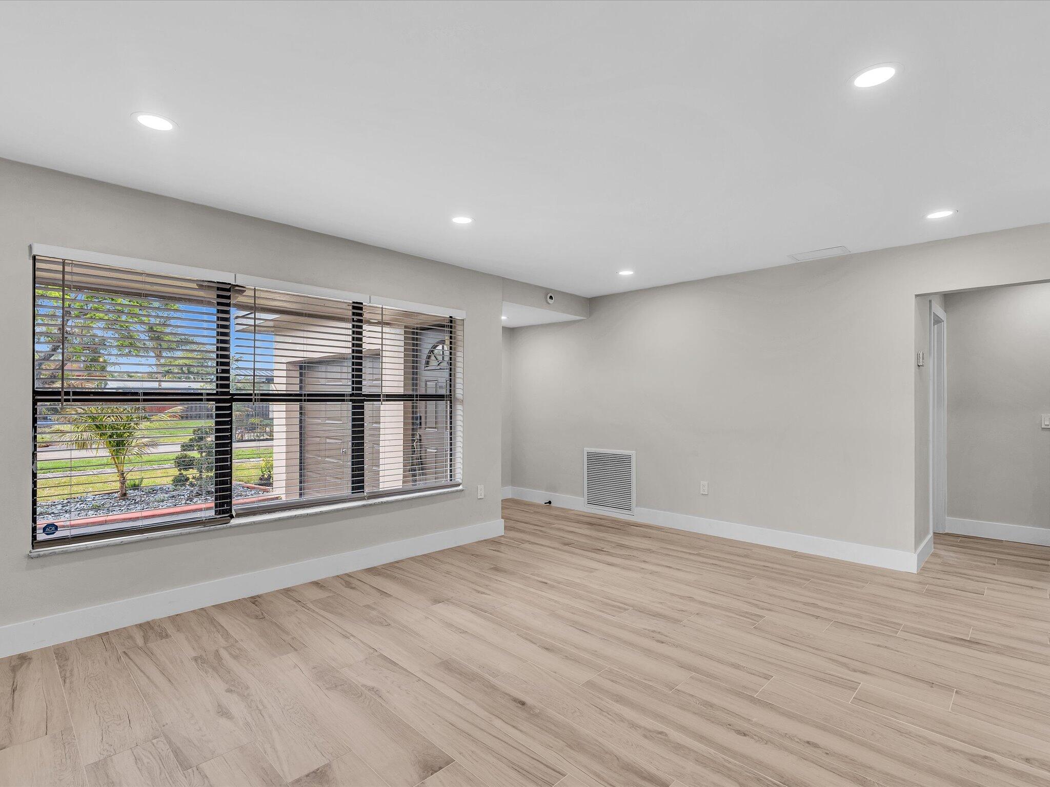 SUNRISE GOLF VILLAGE SEC 21 - Residential