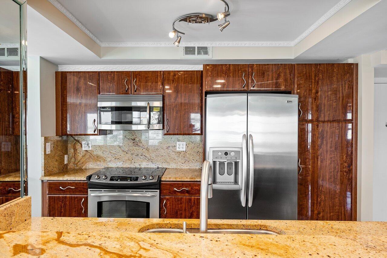 OCEAN MONARCH CONDO - Residential