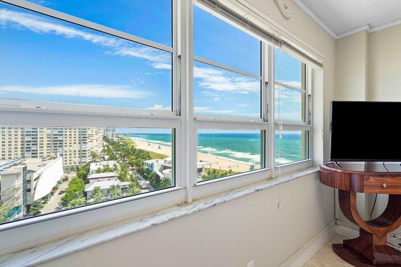 OCEAN MONARCH CONDO - Residential