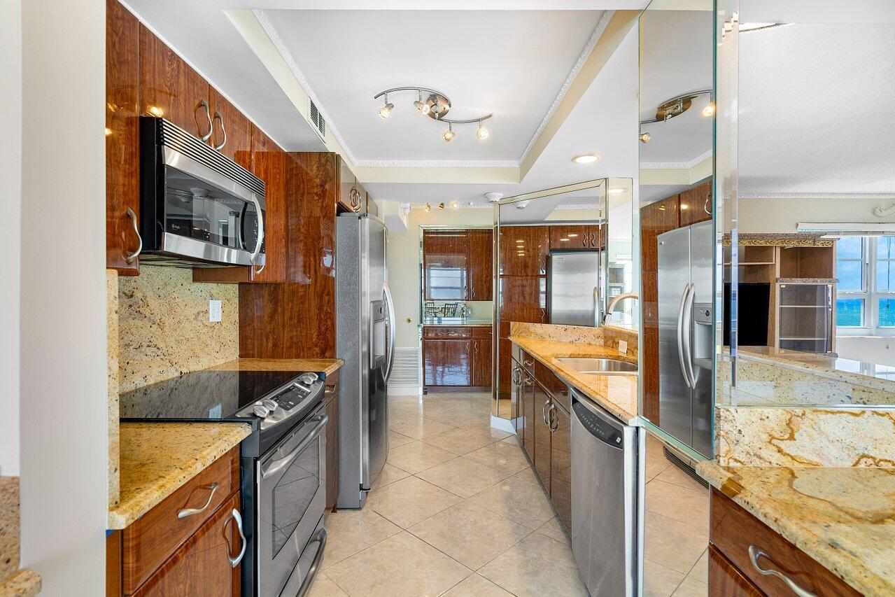 OCEAN MONARCH CONDO - Residential