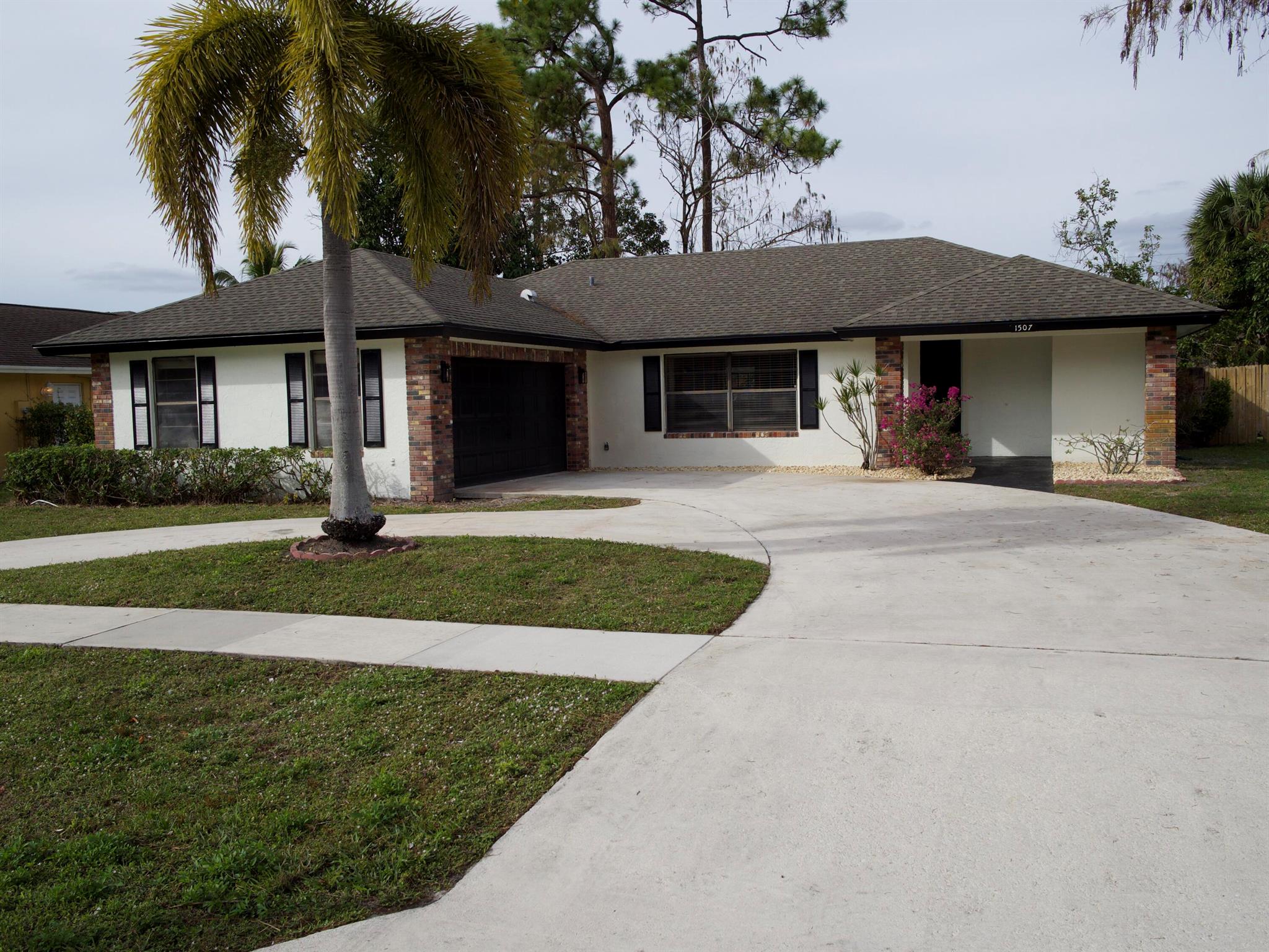1507 Hollyhock Road