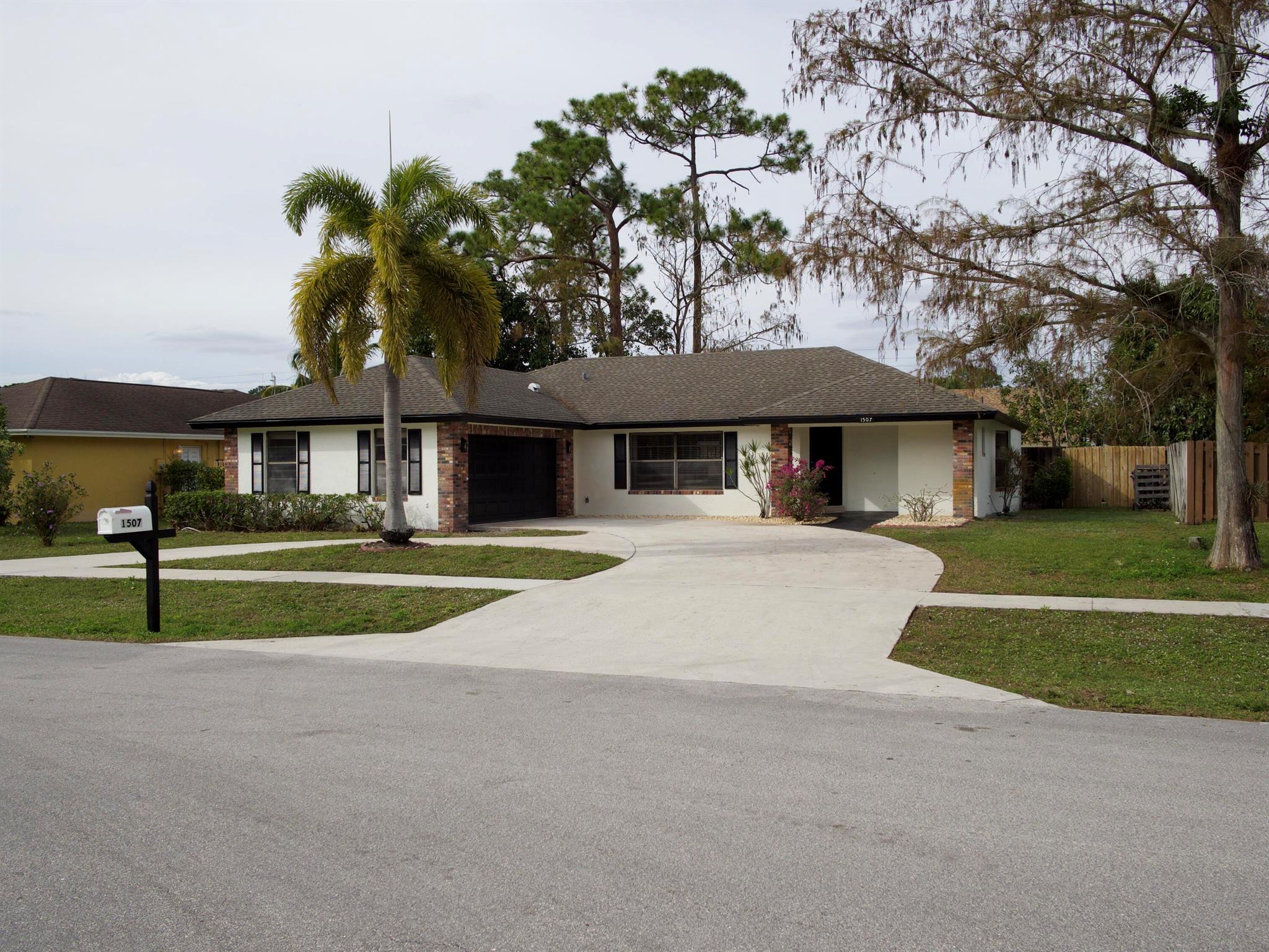 1507 Hollyhock Road