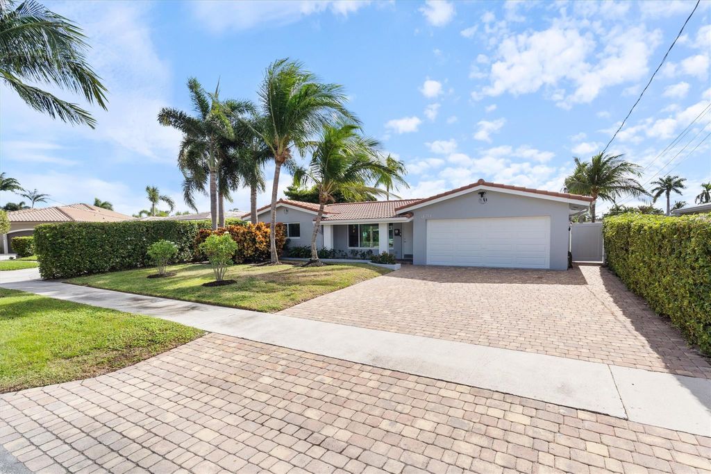 Photo of 370 SE 3rd Court, Pompano Beach, FL 33060 (MLS # F10536683)