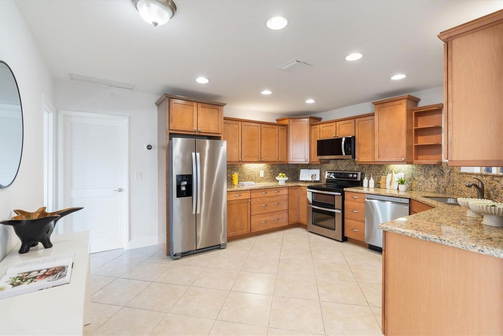 Photo of 370 SE 3rd Court, Pompano Beach, FL 33060 (MLS # F10536683)