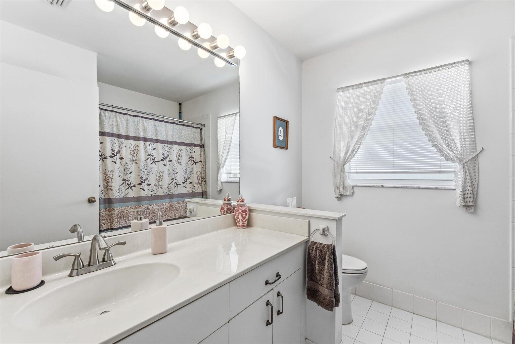 Lawrence Grove - Residential