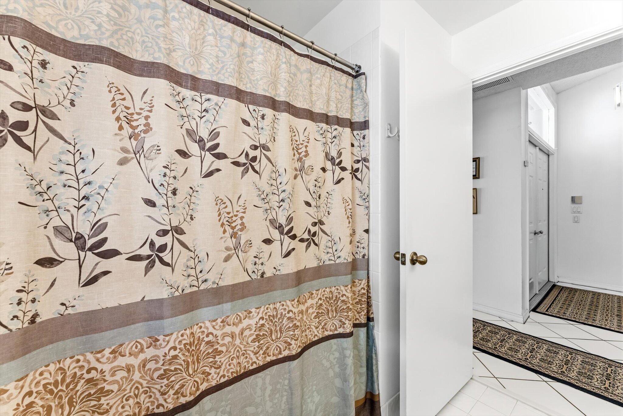 Lawrence Grove - Residential