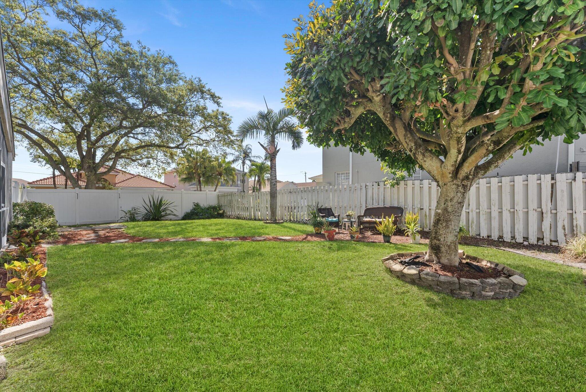 Lawrence Grove - Residential