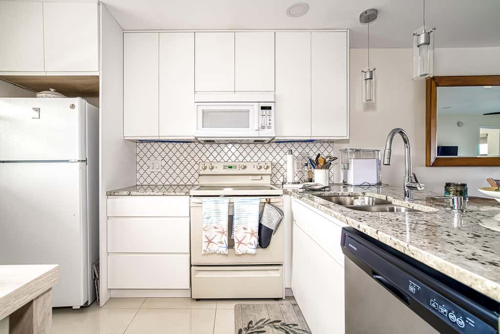 Photo of 7257 GOLF COLONY Court #202, Lake Worth, FL 33467 (MLS # B26067567)