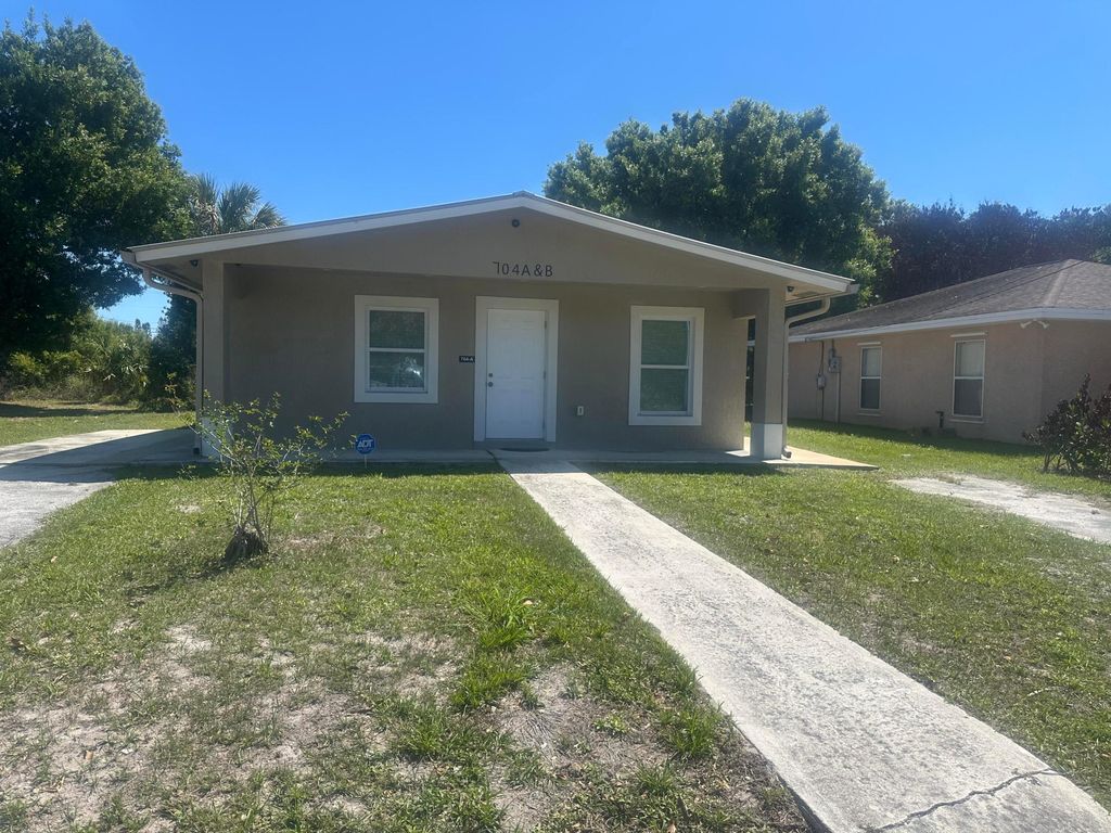 Photo of 704 N 18th Street #B, Fort Pierce, FL 34950 (MLS # B26011723)