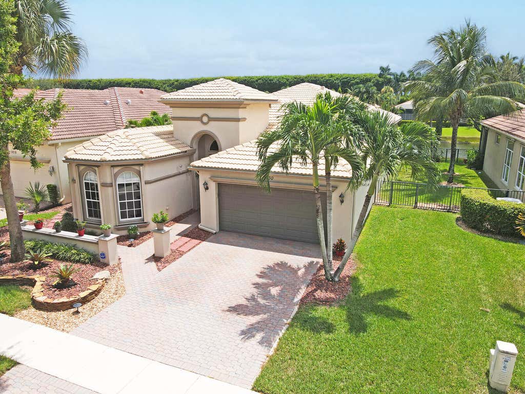 Photo of 9230 Via Classico E, Wellington, FL 33411 (MLS # R11118276)