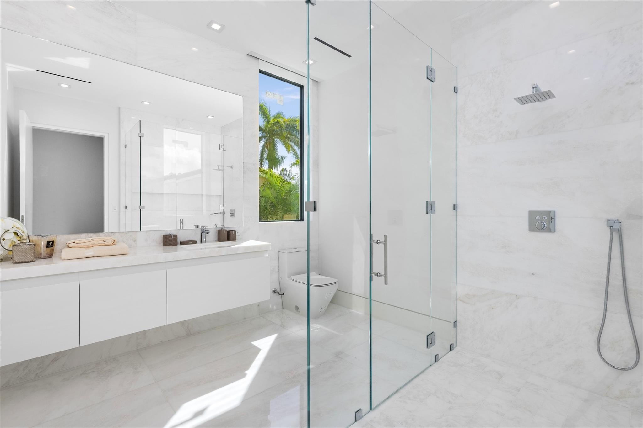 Isla Bahia 47-27 B - Residential