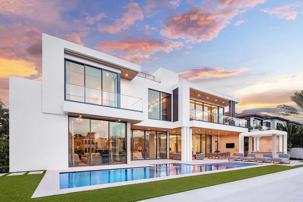 Photo of 68 Isla Bahia Drive, Fort Lauderdale, FL 33316 (MLS # F10532518)