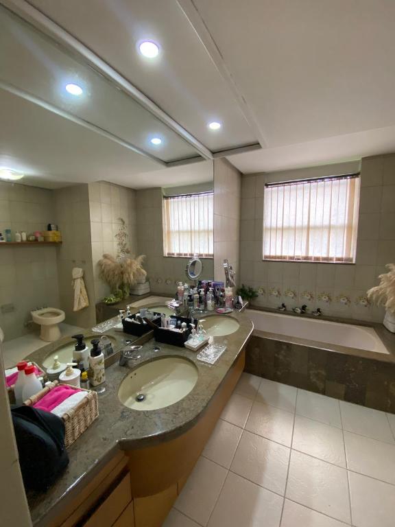 Sector El Campestre, Medellín, Antioquia, Colombia - Residential