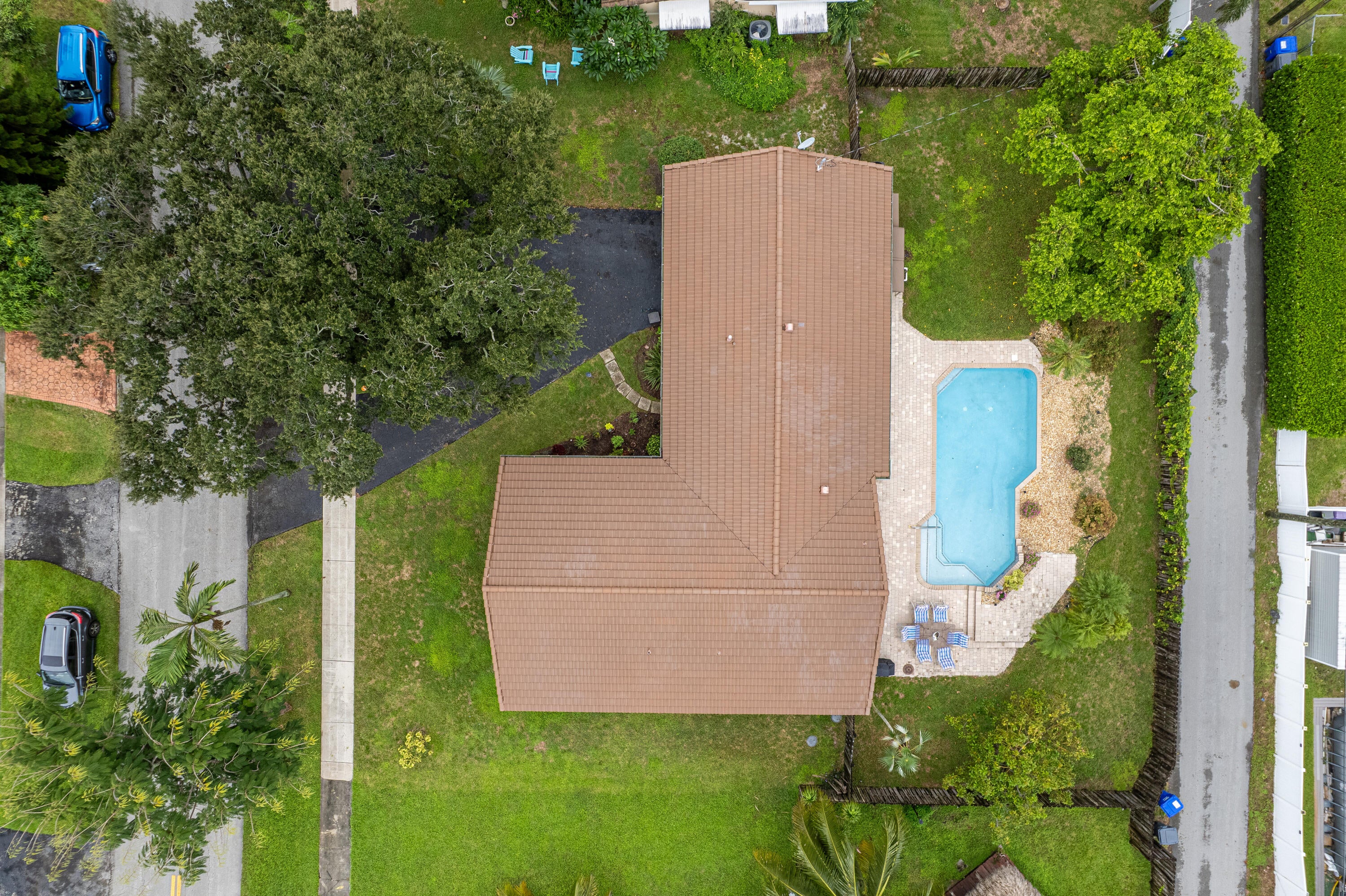 720 N CRESCENT Drive