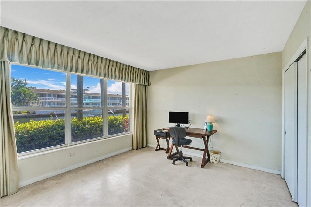 Oakland Arms Condo - Residential